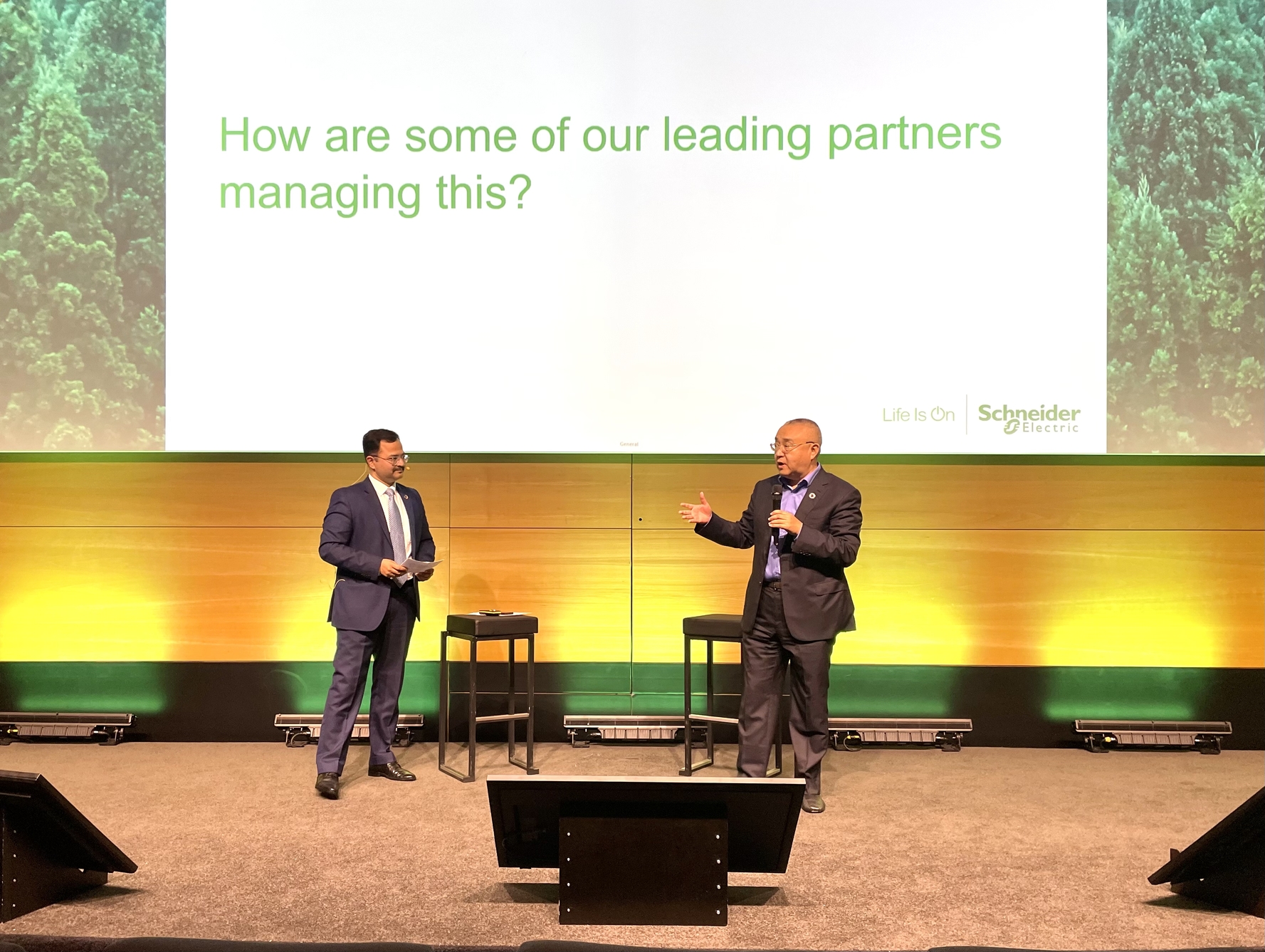 Leoch Global-Dr. Dong Li Attends 2024 Schneider Electric Global Supplier Day-2.jpg